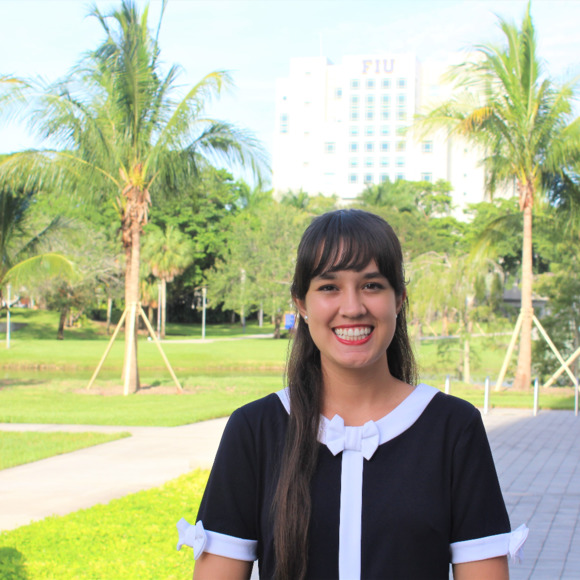 Meet your Posher, Leslie - Picture 1 of 1